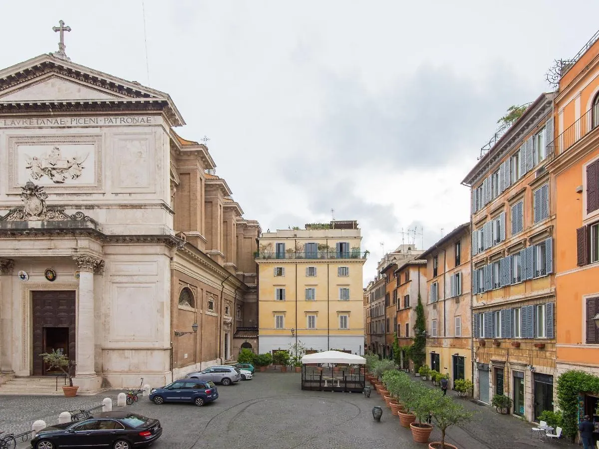 Coronari Enchanting Two Bedroom Rome Apartment