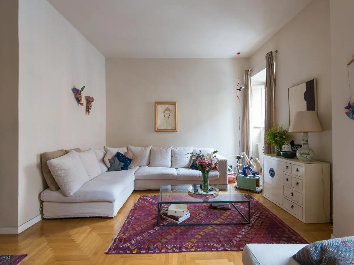 Apartment Coronari Enchanting Two Bedroom Rome