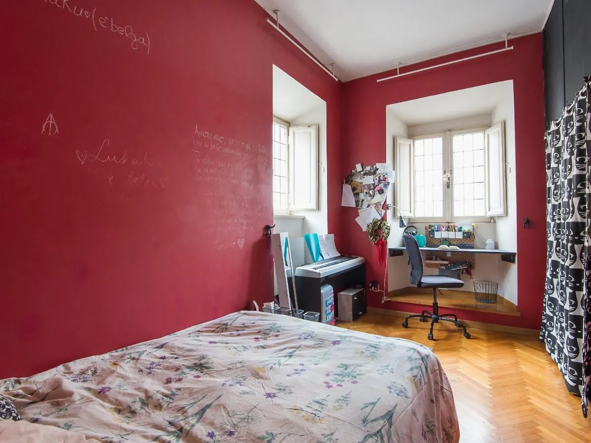 Apartment Coronari Enchanting Two Bedroom Rome
