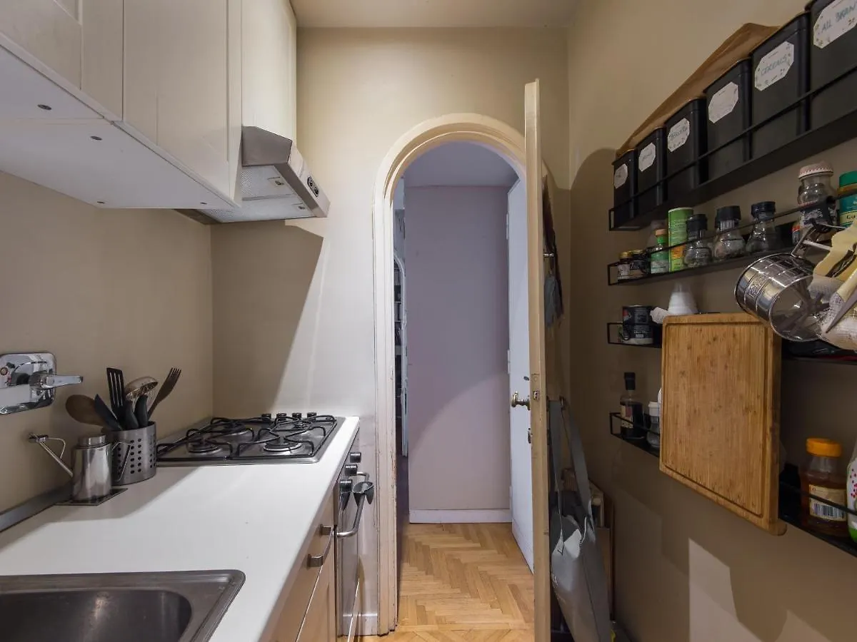 Coronari Enchanting Two Bedroom Rome Apartment