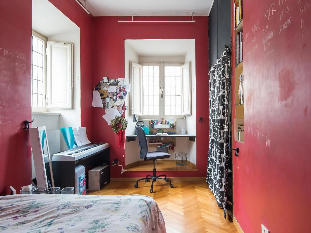 Apartment Coronari Enchanting Two Bedroom Rome
