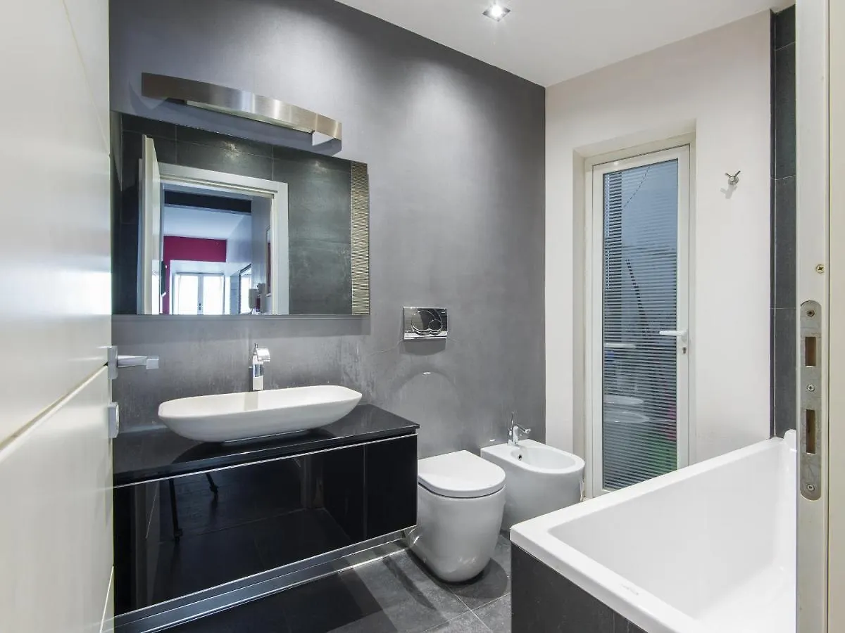 Coronari Enchanting Two Bedroom Rome Apartment