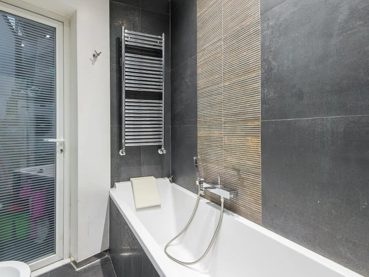 Apartment Coronari Enchanting Two Bedroom Rome