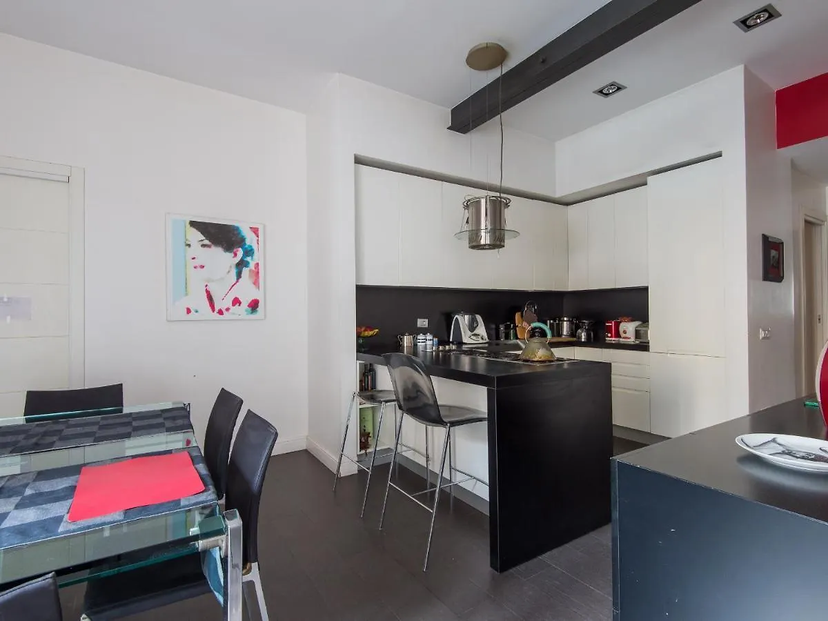 Apartment Coronari Enchanting Two Bedroom Rome