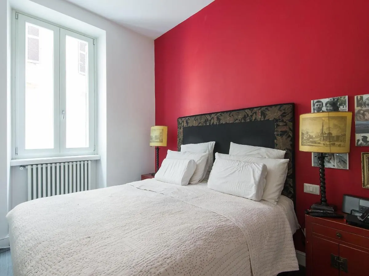 Coronari Enchanting Two Bedroom Rome Apartment